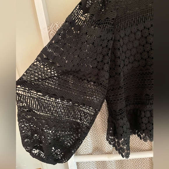 •Black Lace Peplum Top• - Picture 4 of 4